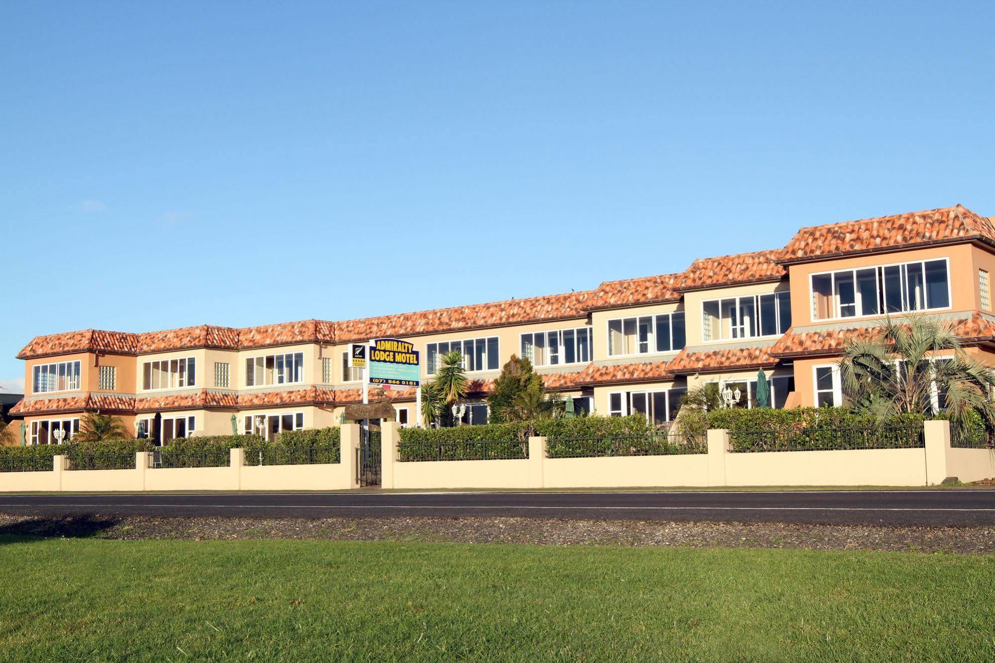 Admiralty Lodge Motel Whitianga Buitenkant foto